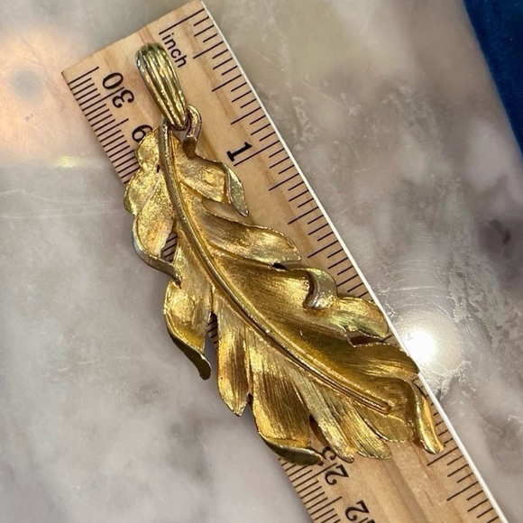 Vintage Large Feather Pendant with Unique Texture 3-D Pendant for Necklace - Picture 9 of 12